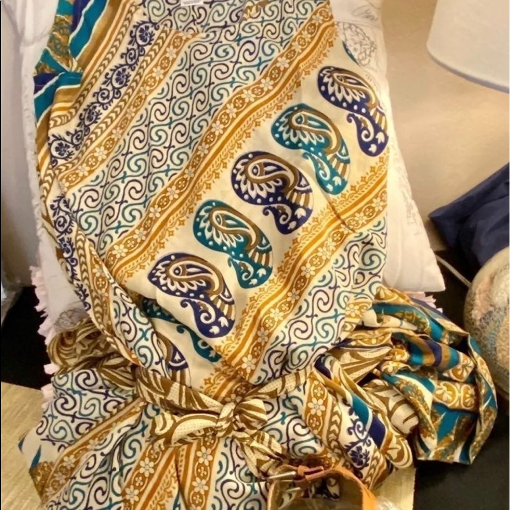 Dress - Picture 5 of 9